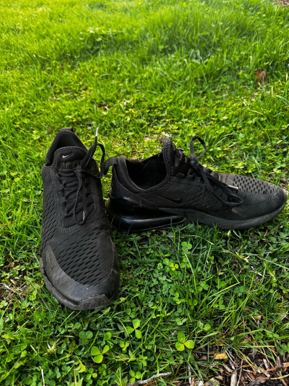 Nike Air 270 Men’s Black Lightweight Athletic Running Shoes - Picture 2 of 4